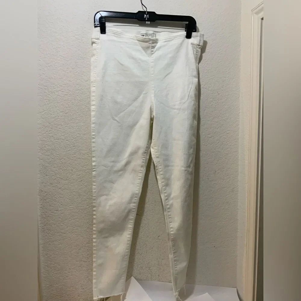 Free People White Pull Up Raw Hem Pantrs Womens 31 Mid Rise Cropped